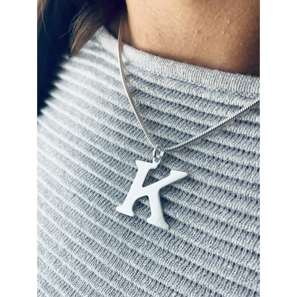 Srebrny wisiorek zawieszka literka K