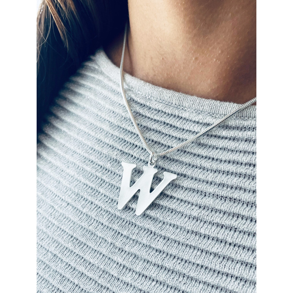 Srebrny wisiorek zawieszka literka W