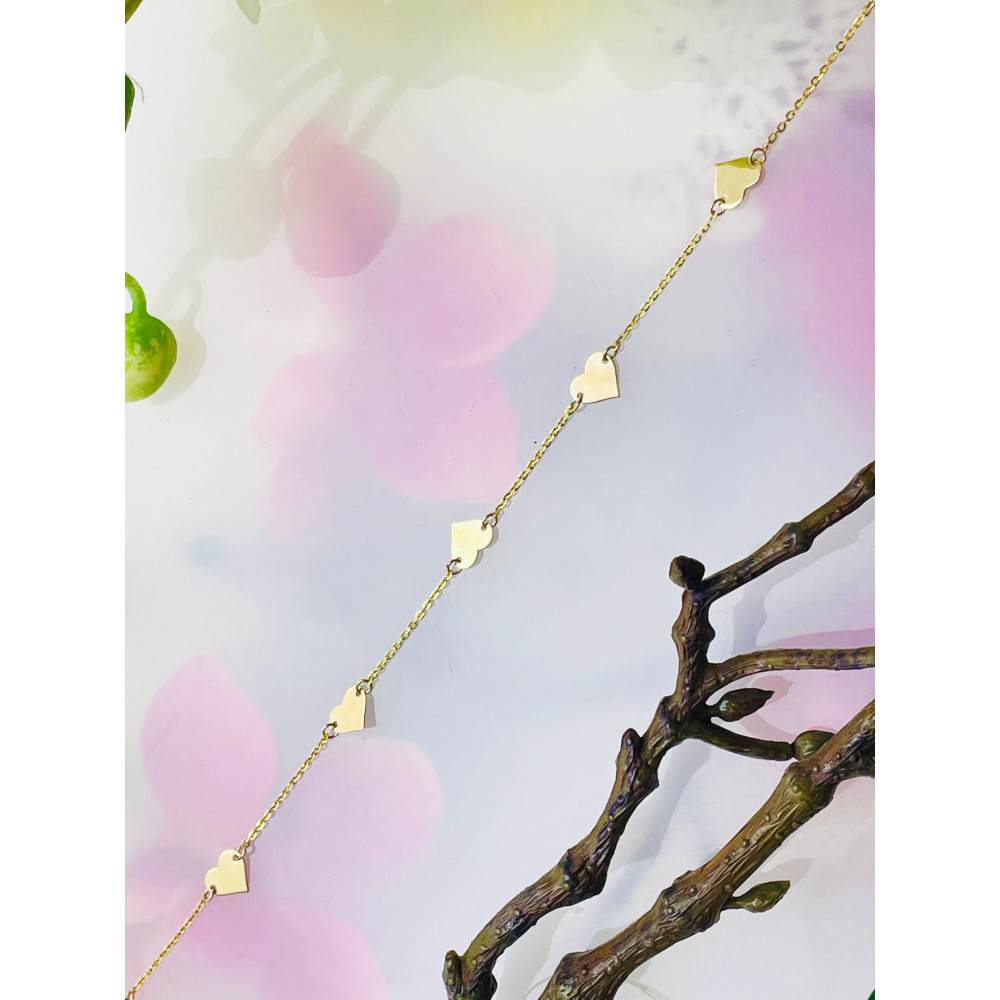 Złota bransoletka na nogę serca