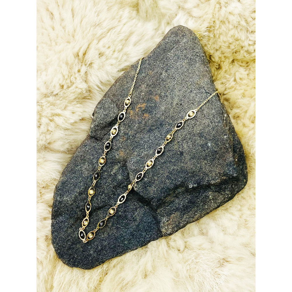 Złoty naszyjnik z onyksem