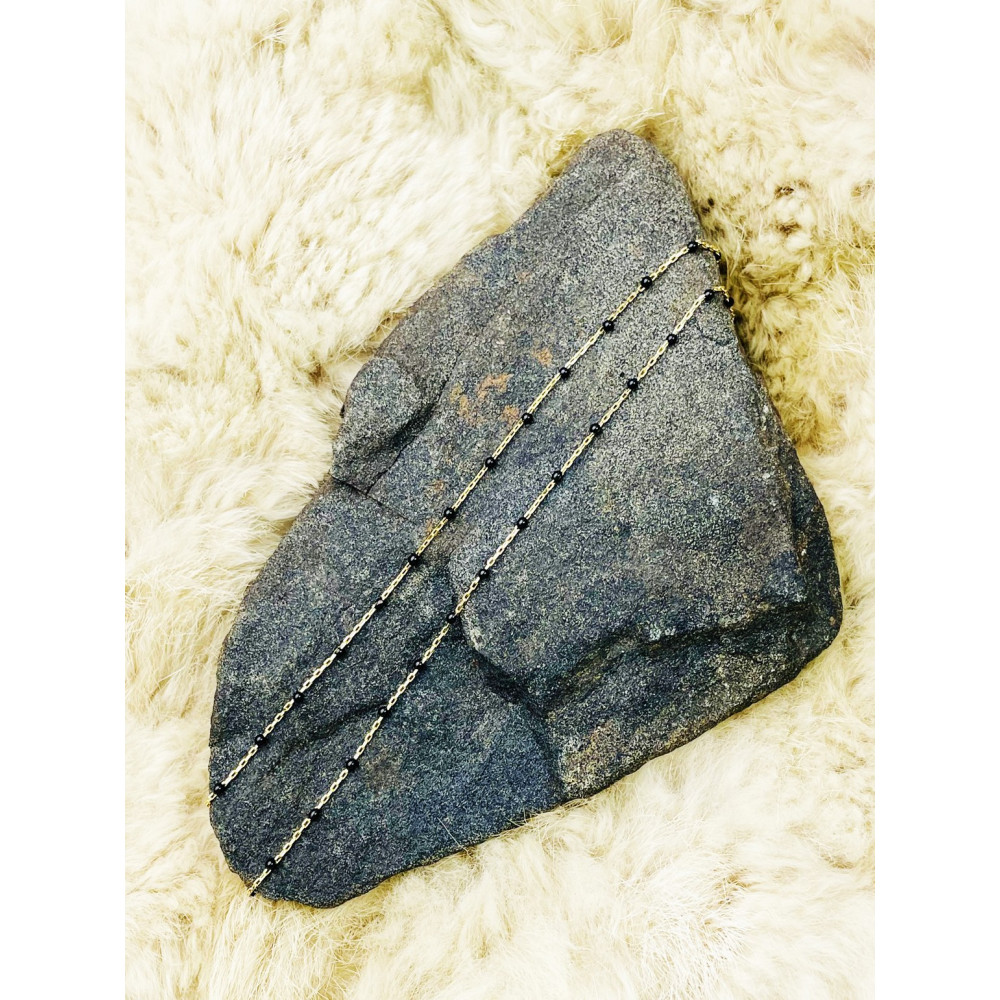 Złoty naszyjnik z onyksem