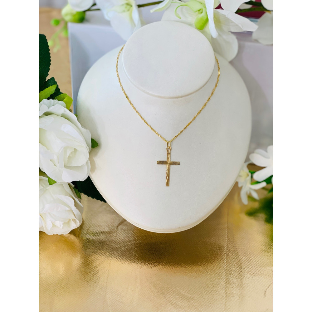 Złoty krzyżyk klasyczny diamentowany