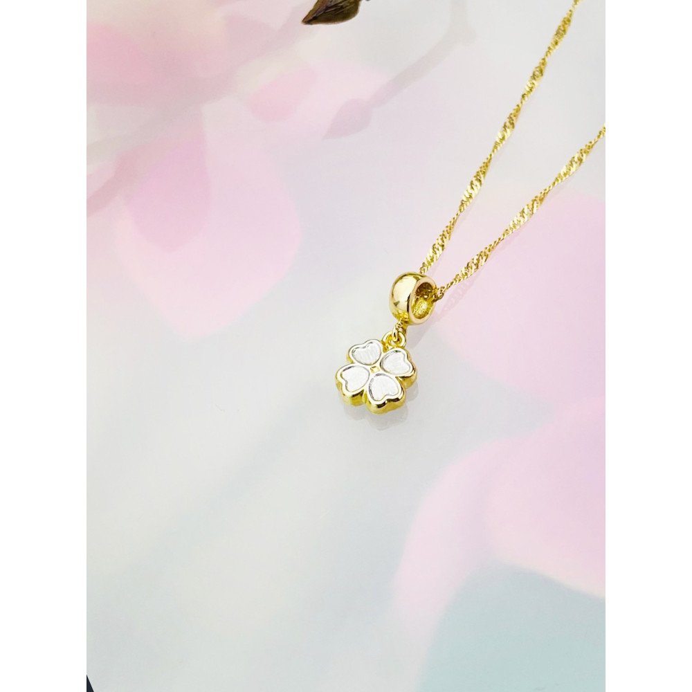 Złota zawieszka charms koniczynka figurka bikolor