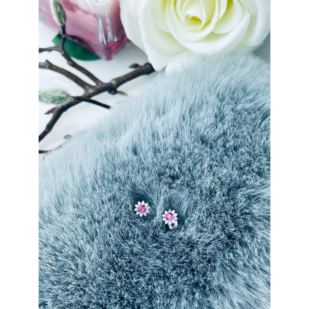 Silberne Ohrringe mit Zirkonia Blume