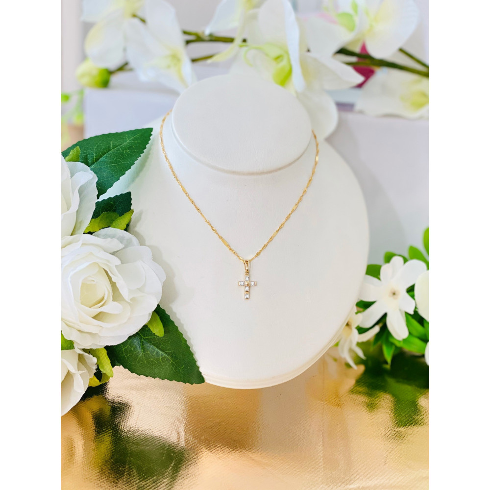 Złoty krzyżyk z cyrkoniami