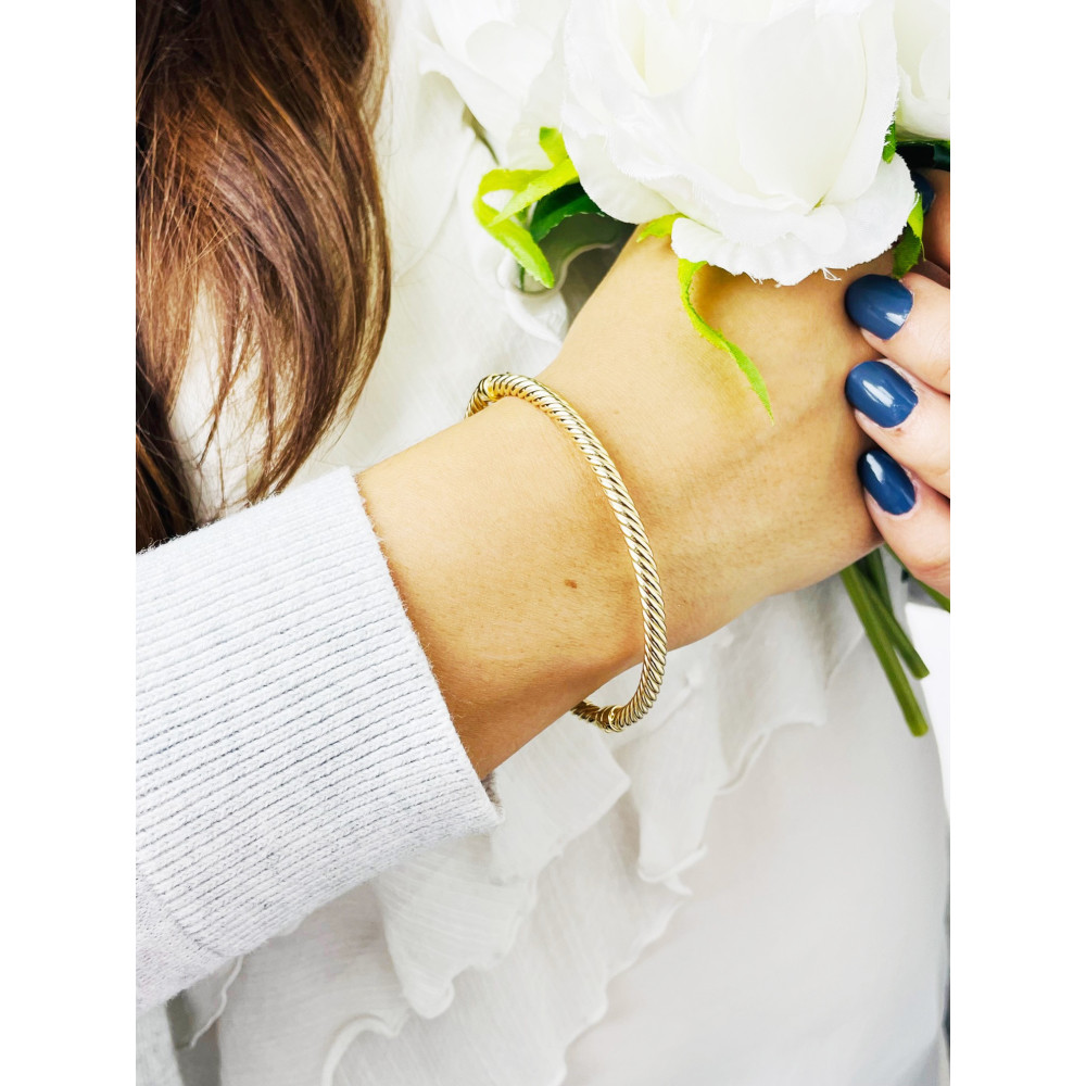 Złota bransoletka sztywna frezowana z zapięciem