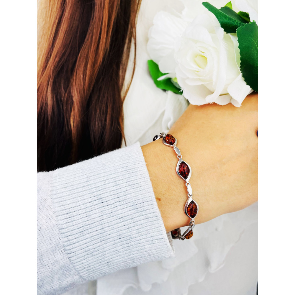 Srebrna bransoletka z bursztynem