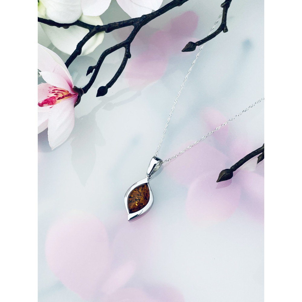 Srebrny wisiorek zawieszka z bursztynem łezka ognik