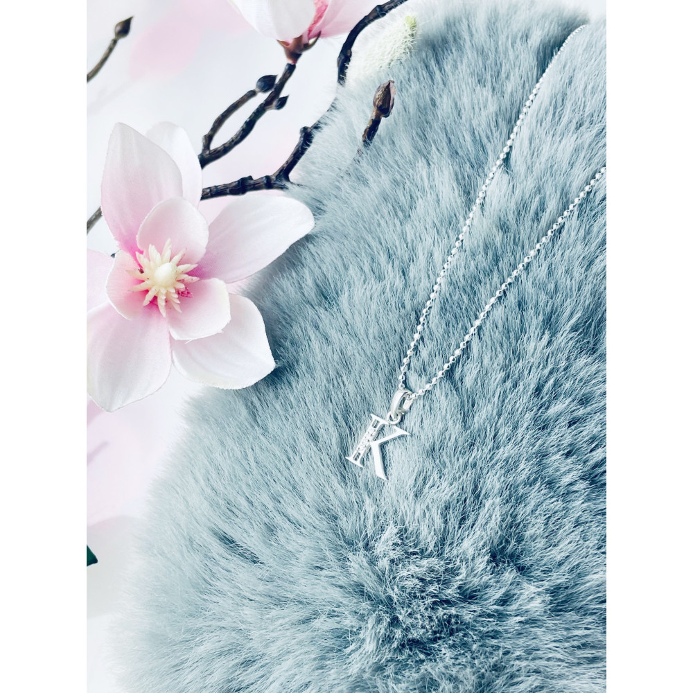 Srebrny wisiorek zawieszka literka K z cyrkoniami