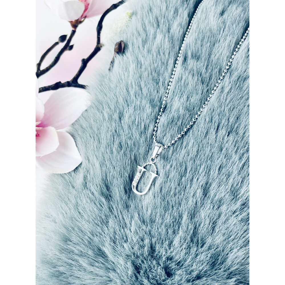 Srebrny wisiorek zawieszka literka U z cyrkoniami