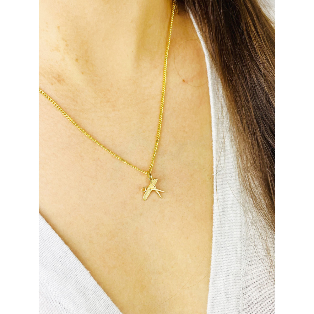 Złoty wisiorek zawieszka nożyczki i grzebień