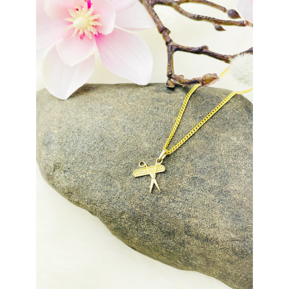 Złoty wisiorek zawieszka nożyczki i grzebień