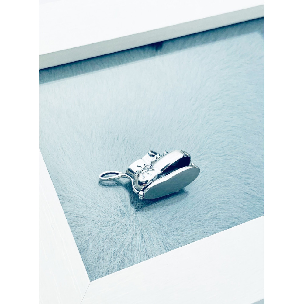 Srebrny bucik zawieszka puzderko