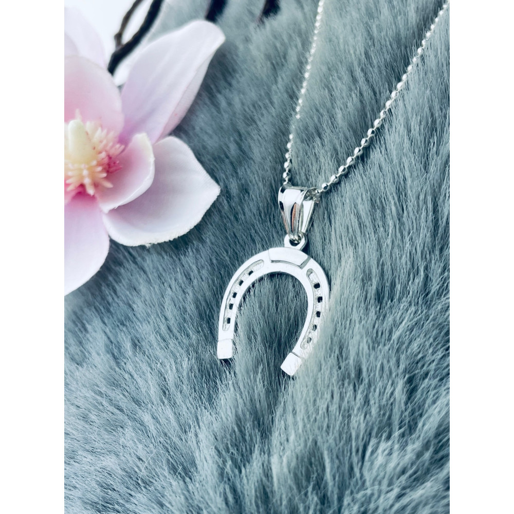 Srebrny wisiorek zawieszka podkowa