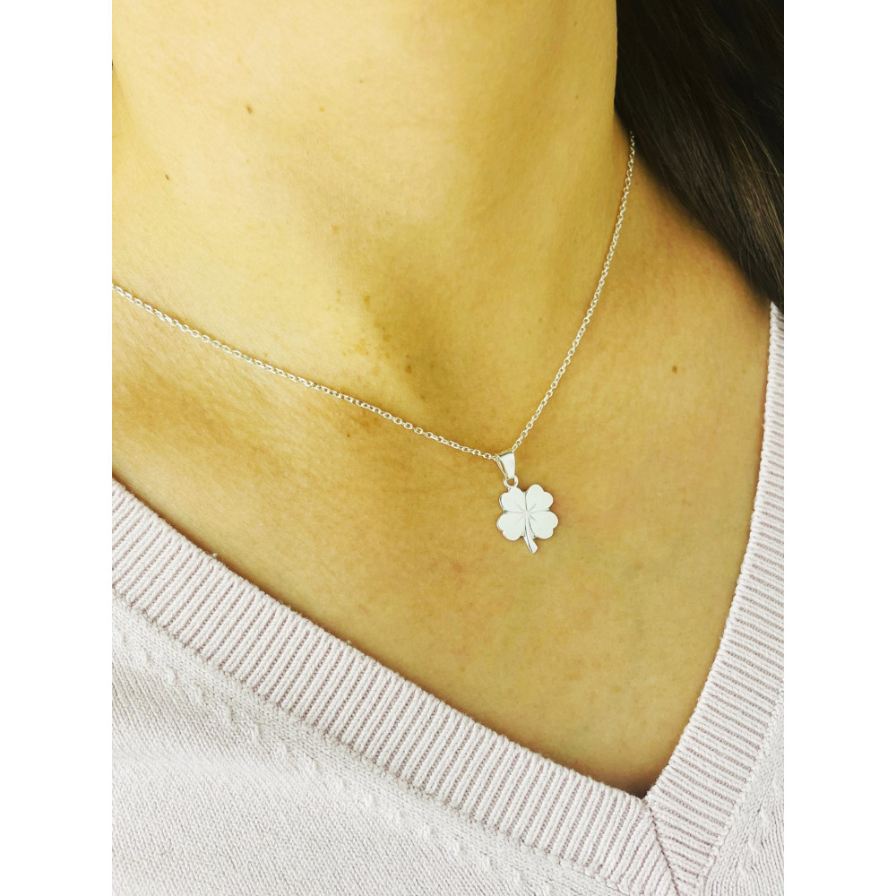 Srebrny wisiorek zawieszka czterolistna koniczynka