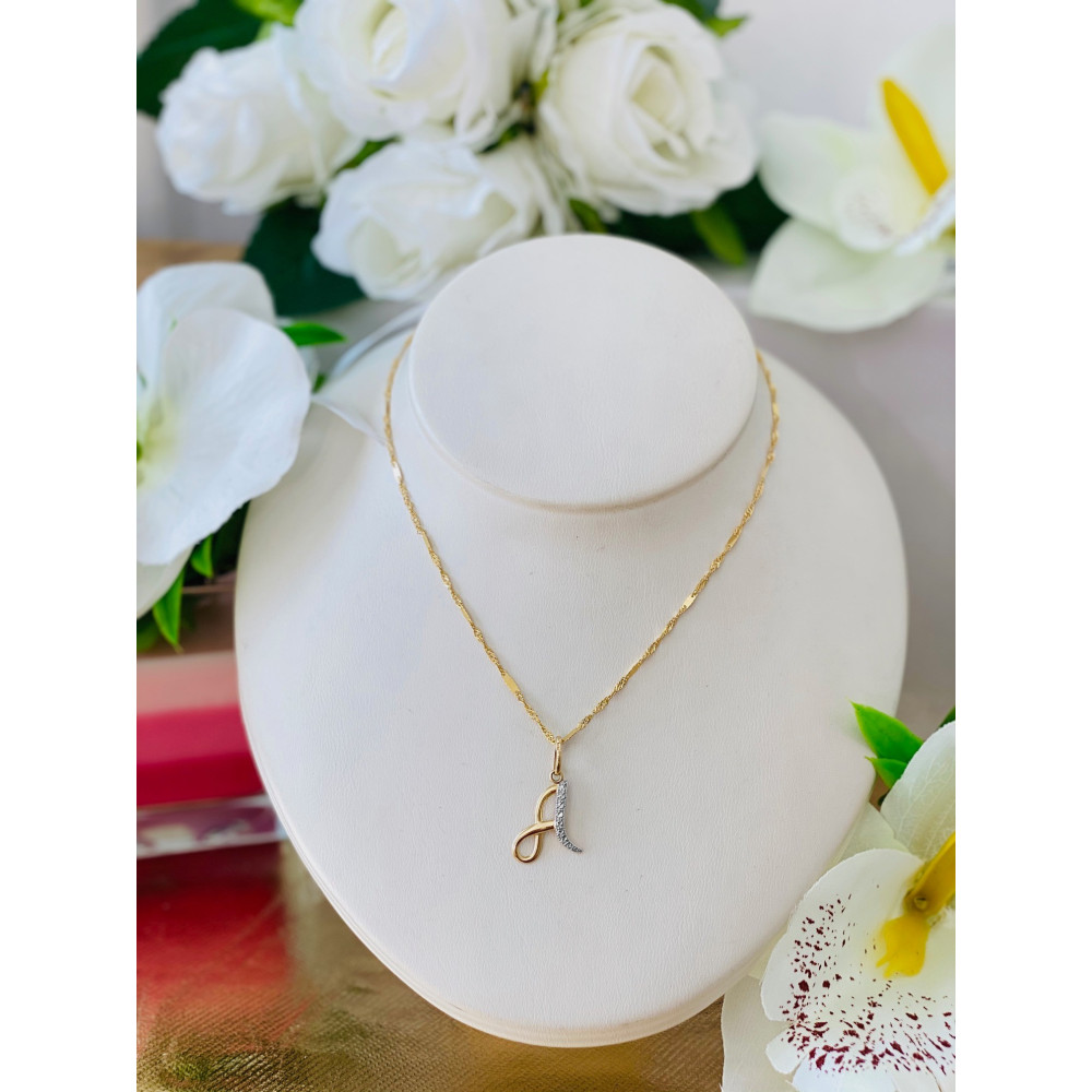 Złoty wisiorek zawieszka literka A