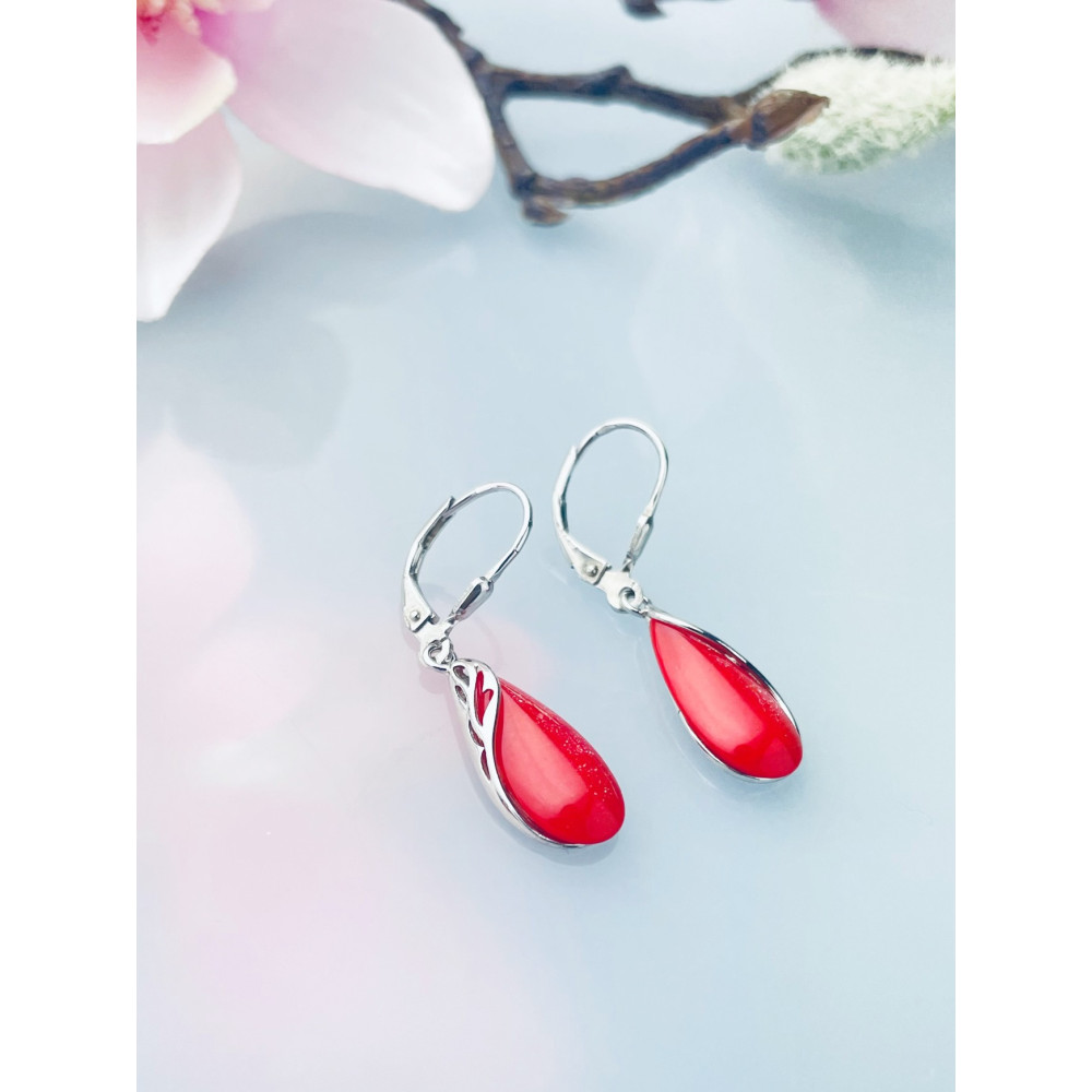 Srebrne kolczyki wiszące krople z koralem