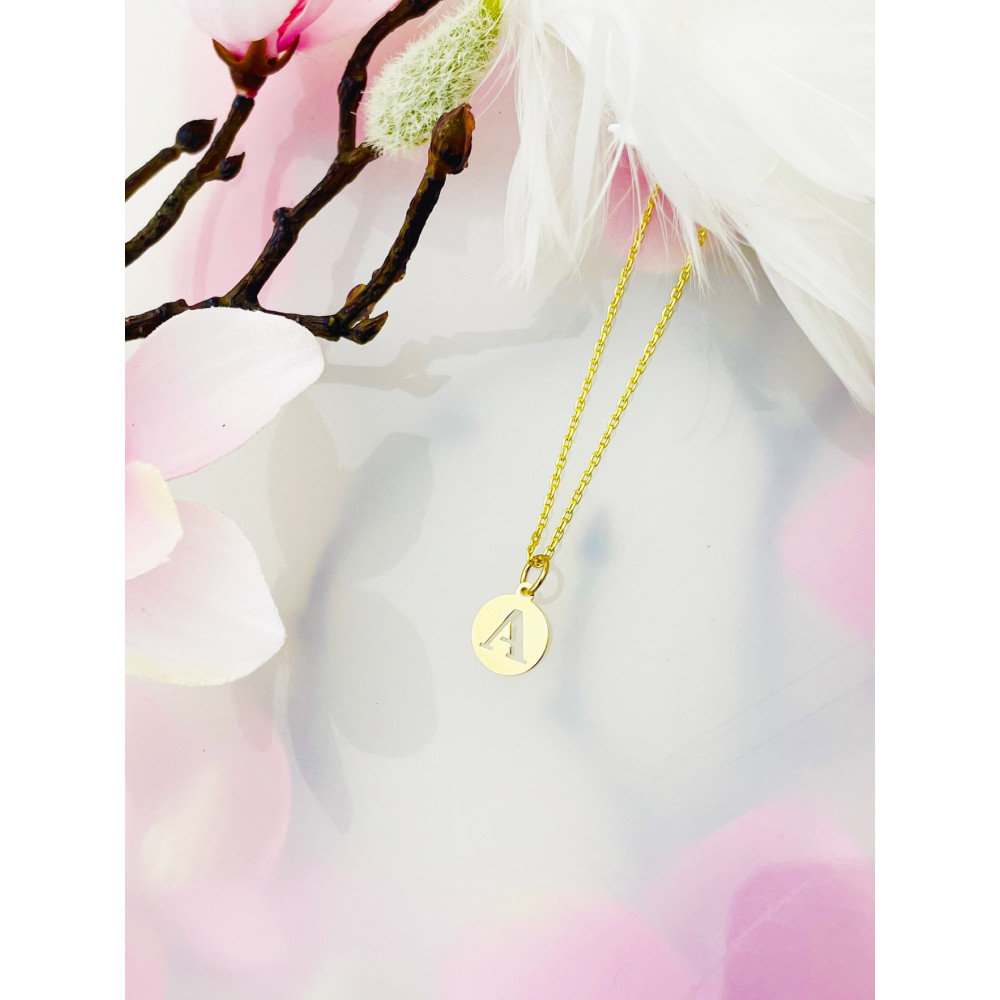 Złoty wisiorek zawieszka literka A