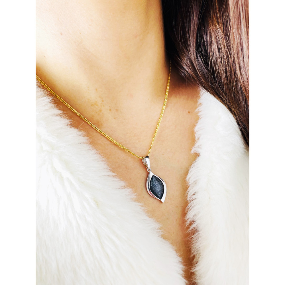 Srebrny wisiorek zawieszka Kamień Księżycowy łezka ognik