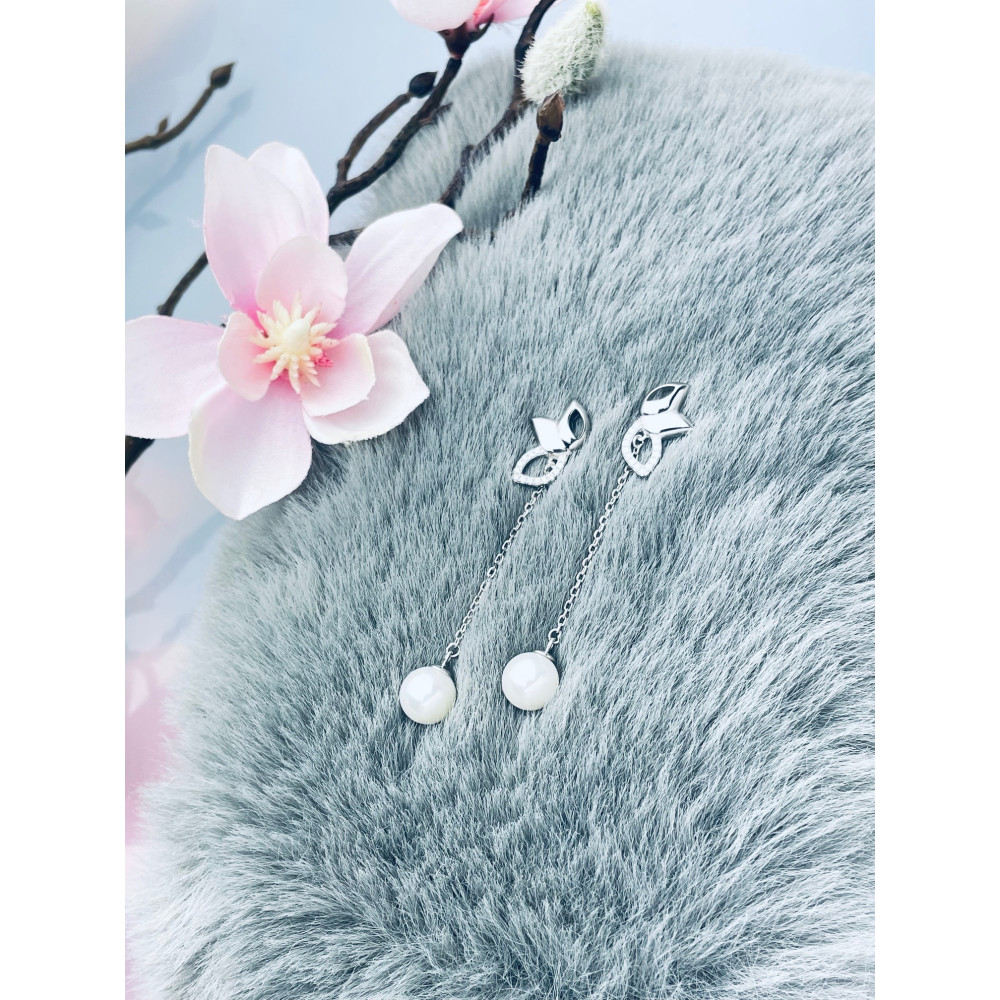 Srebrne kolczyki wiszące kwiat z perłą