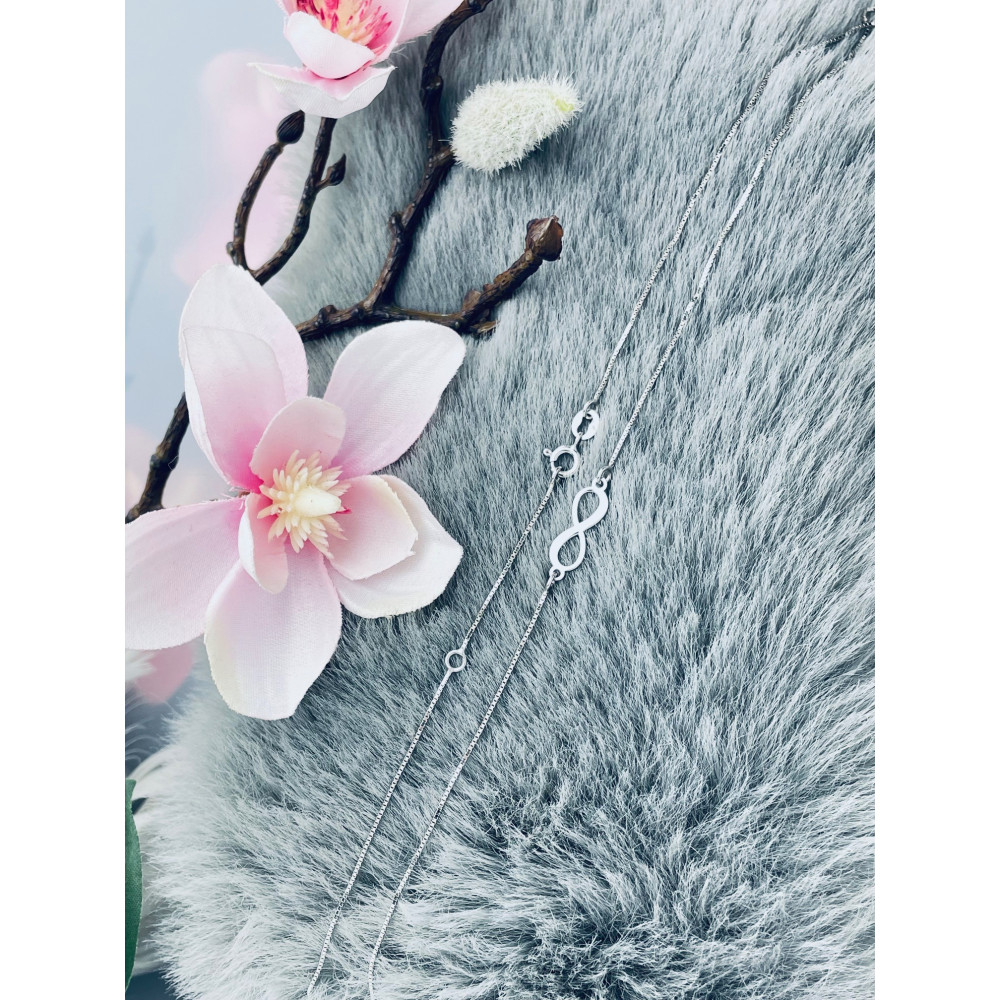 Srebrny naszyjnik celebrytka nieskończoność